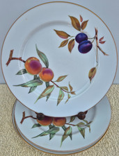 Royal Worcester Evesham Gold -