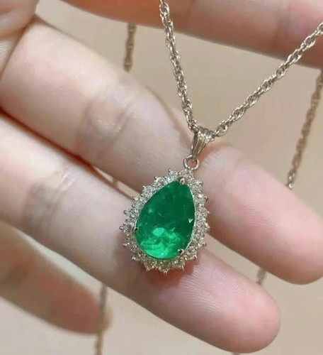 Pear cut emerald - 3.18,
