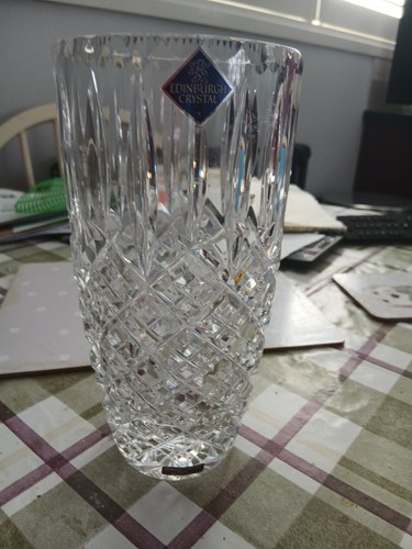 Edinburgh crystal vase - vase,, 8"