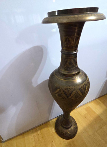 Engraved bronze metal floor - bronze,
