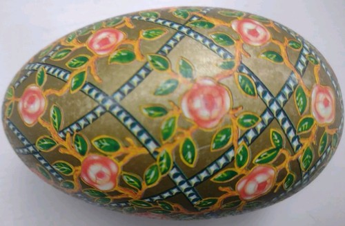 Vintage metal tin - metal,