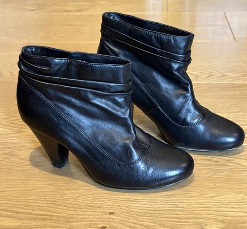 Red herring black leather - herring,
