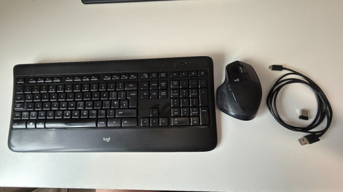 Logitech k800 keyboard - logitech,