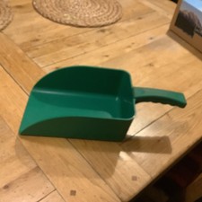 Large Plastic Scoop Green