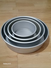 ROUND  CAKE TIN SET OF 4 TIER  Wedding party xmas  Good Condition.