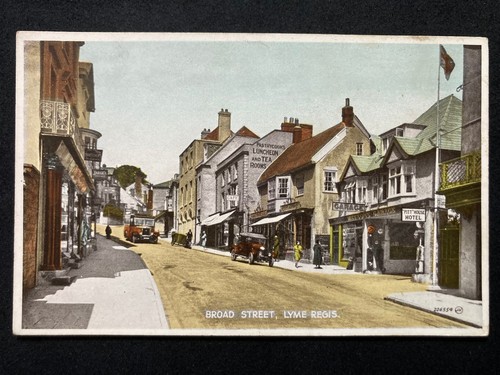 Broad street lyme regis - broad,