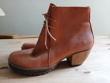 Art company tan boots size 39