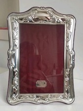 Beautiful Carrs of Sheffield Silver Plated Photo Frame Fits 18cm x 12cm 