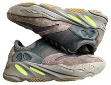Adidas Yeezy Boost 700 Mauve