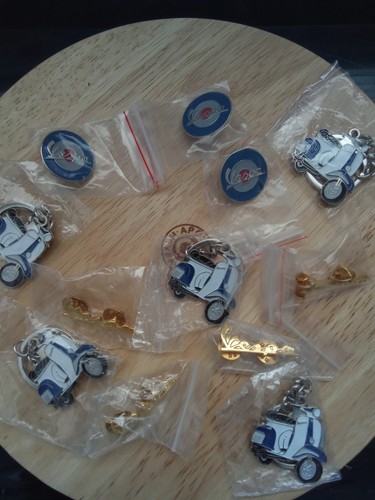 Joblot lapel vespa pin - joblot,