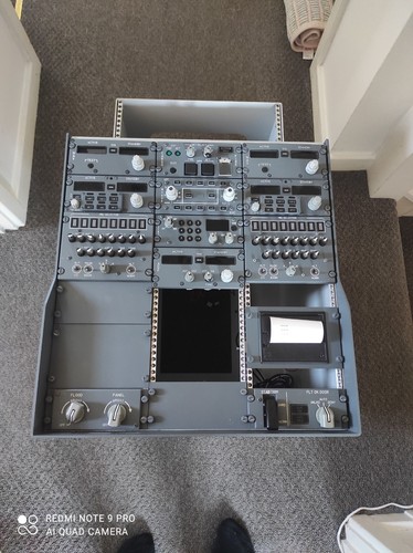 Beoing 737 pedestal - pedestal, flightdeck