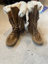 EASTLAND Sheepskin Lined Tan fringe moccasin Boots 