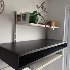Vitsoe 606 Universal Shelving