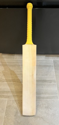 New balance adult cricket bat - new,