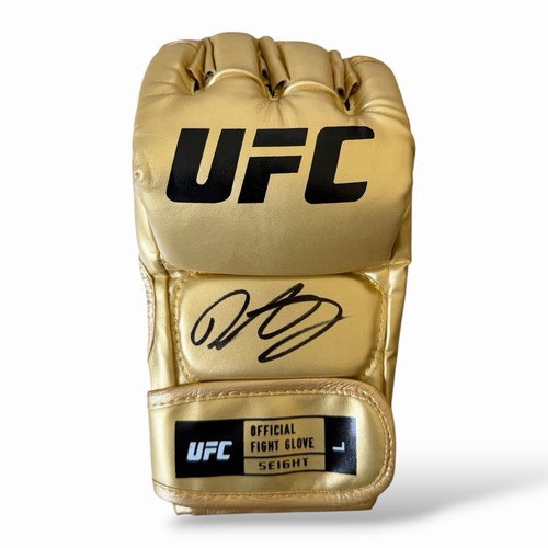 Demetrious johnson signed ufc - johnson,