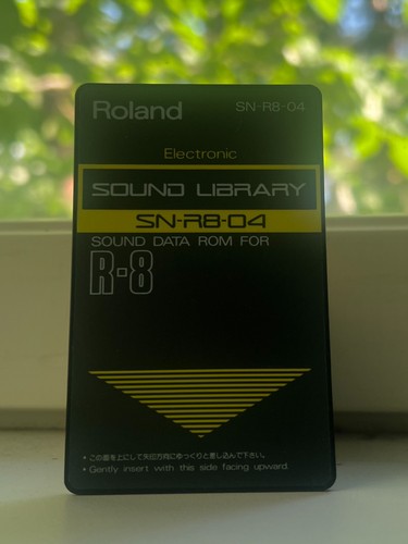 Roland 04 electronic - ,