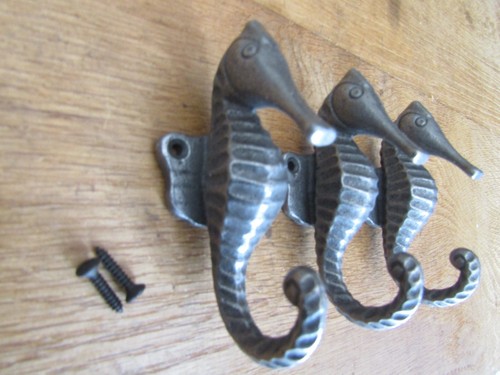 Rustic iron hanging hook