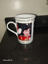 NWOT Queen Elizabeth II Golden