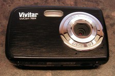 VIVITAR VIVICAM 7024 DIGITAL CAMERA - 7.1MP SD AAA Batteries - Fully Working