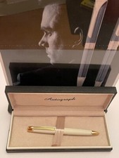 AUTOGRAPH WHITE AND GOLD