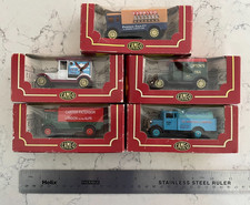 5 x Cameo Village Collection