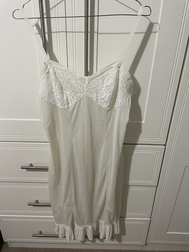Vintage cream coloured - , slip