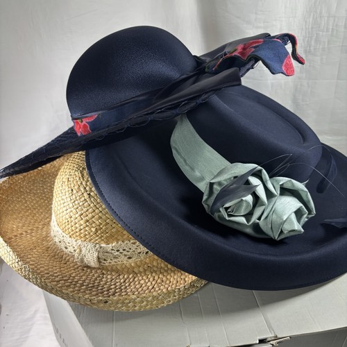 Collection vintage hats - of, 3