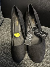 Bnwt Ladies black suede effect wide fit court shoes/high heels size 8