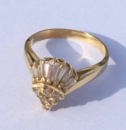 Vintage 18k gold baguette - vintage, &