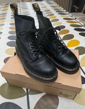 Dr. Martens 1460 Pascal 8-Eye
