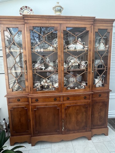 Yew wood dresser cabinet - wood,