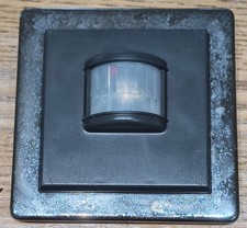 Lightwave RF LW107 BLK PIR Motion Sensor – Connect Series, Black and silver