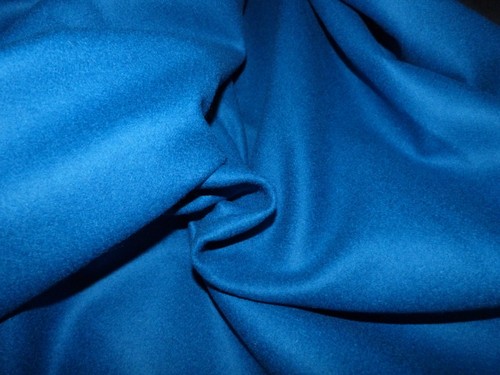 Stunning 100 wool fabric - 100%,