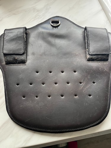 Black stud girth guard - black,