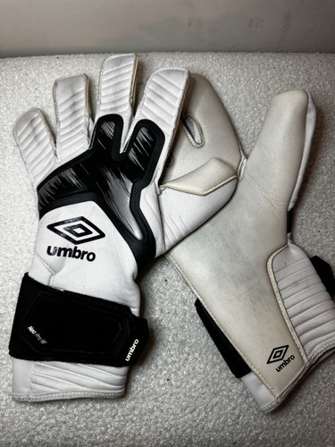 Umbro goalkeeper gloves - umbro,