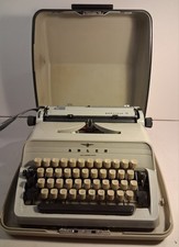 Vintage 1950s/1960s Adler Gabriele 10 Typewriter In Case ~ Tested And Working
