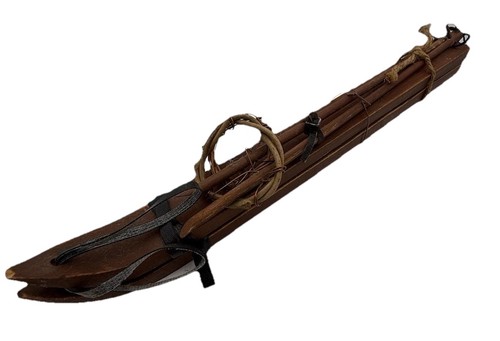 Small decorative wooden - ,