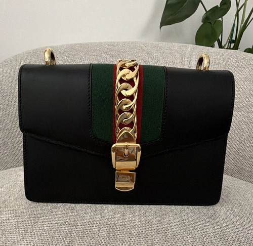 Gucci black leather small - gucci,