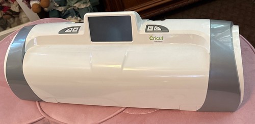 Cricut expression cutting - 2,