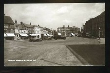 WANTAGE Oxfordshire Market Place facing East  with Post Office Vaults /CARS RP