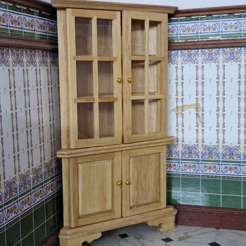 12th scale dolls house - 1:12th,