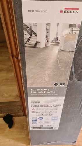 Dark grey laminate flooring - dark,