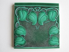 ANTIQUE 6" MOULDED MAJOLICA ART NOUVEAU TILE - H.& R. JOHNSON C1905 #12309
