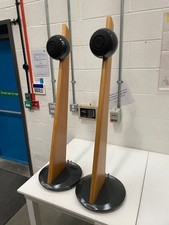 Cabasse iO2 on-stand