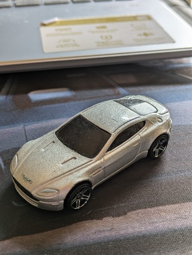 Hot wheels aston - wheels, v8