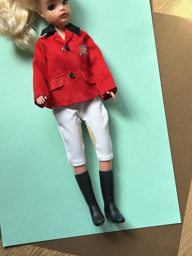 Vintage 1970s sindy doll - 💚,