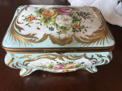 French porcelain casket - , 8"
