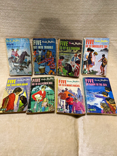 Enid blyton famous five book - blyton,