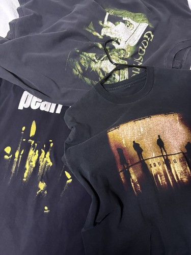 Vintage band tee lot size - band,