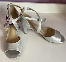 New Lotus Silver Strappy Ankle Strap Sandals Shoes Size 4